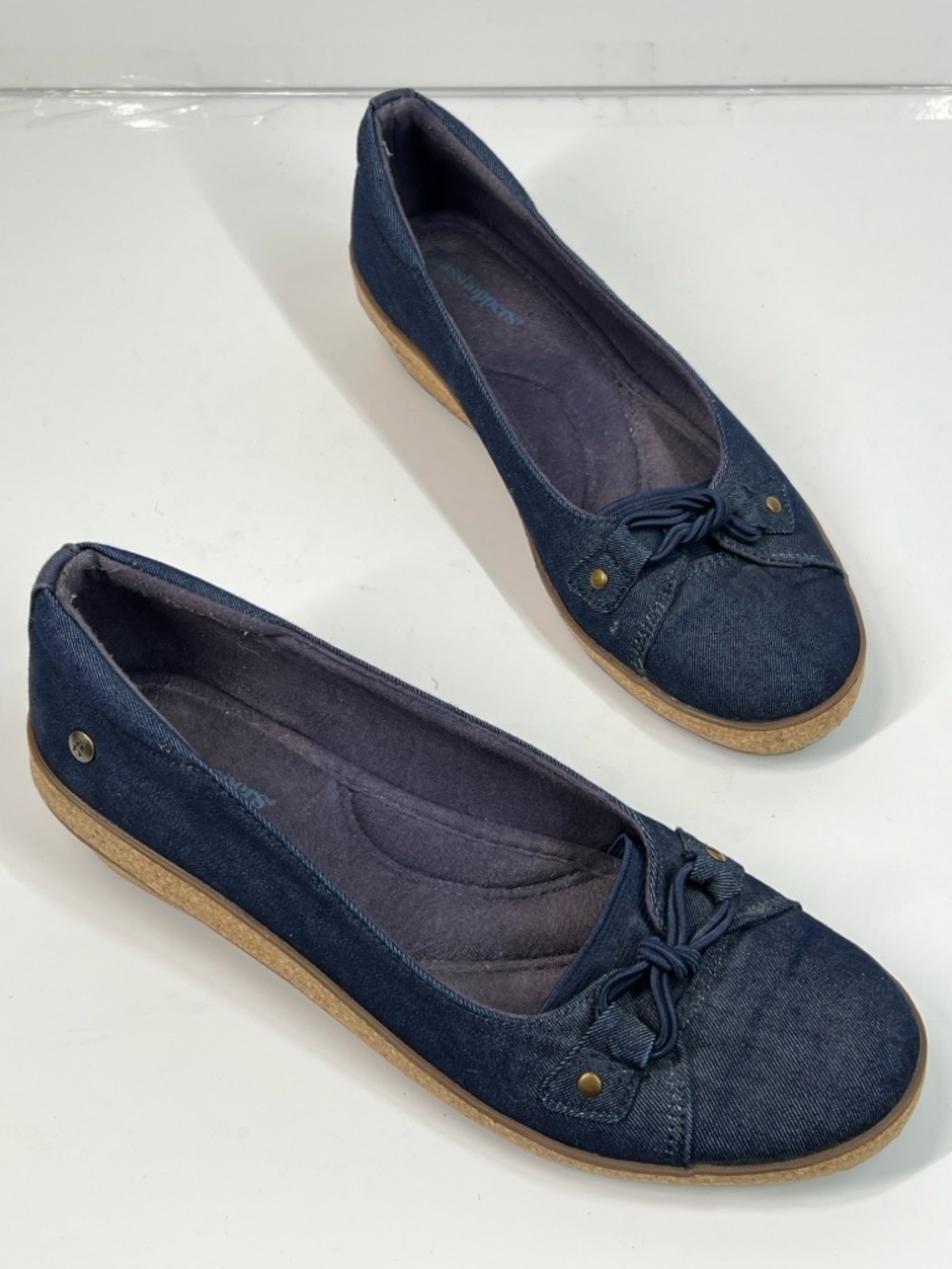 GRASSHOPPERS Women’s size 8M. Denim Blue Slip On Short Wedge